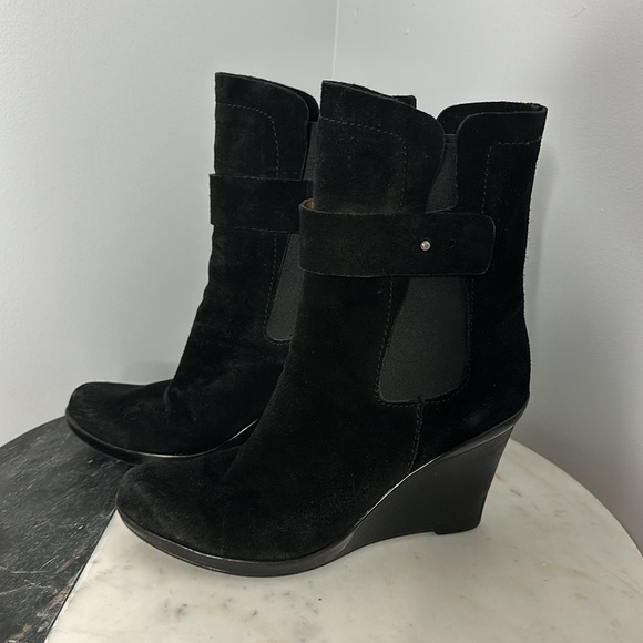 Circa JoanDavid Wedge Suede Booties, Size 6 - Picture 4 of 12